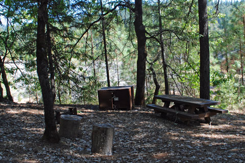 Clark Springs Campground at Trinity Lake