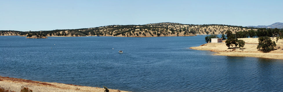Don Pedro Lake, CA